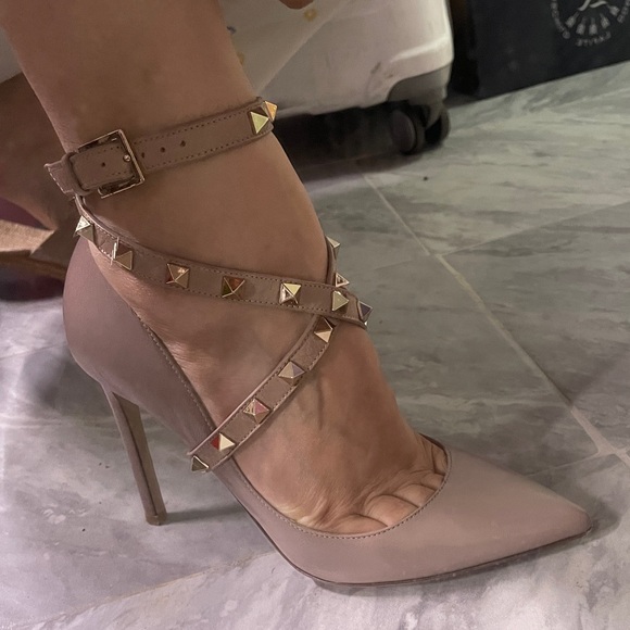 PINK VALENTINO STUD HEELS WITH STRAP - Picture 3 of 8